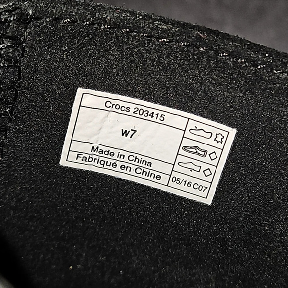 Crocs Women's Sarah Black Suede Clogs Size 7 - Picture 6 of 7